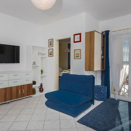 Apartmani Adria Lila Crikvenica 德拉马利 外观 照片