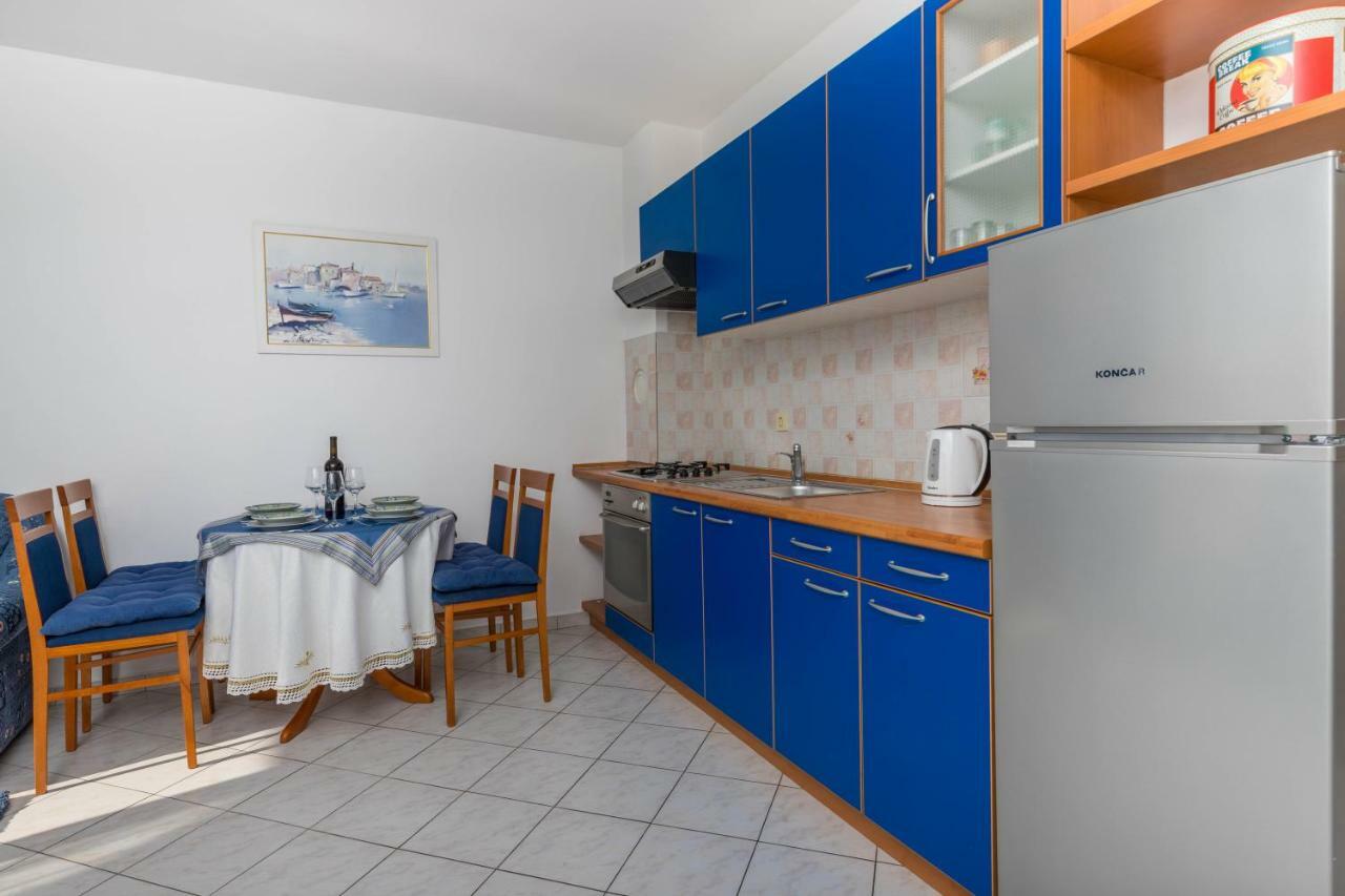 Apartmani Adria Lila Crikvenica 德拉马利 外观 照片