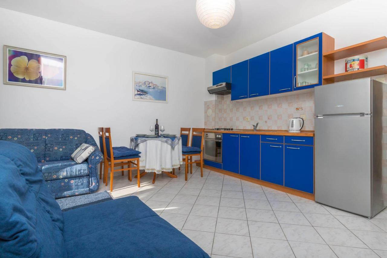 Apartmani Adria Lila Crikvenica 德拉马利 外观 照片