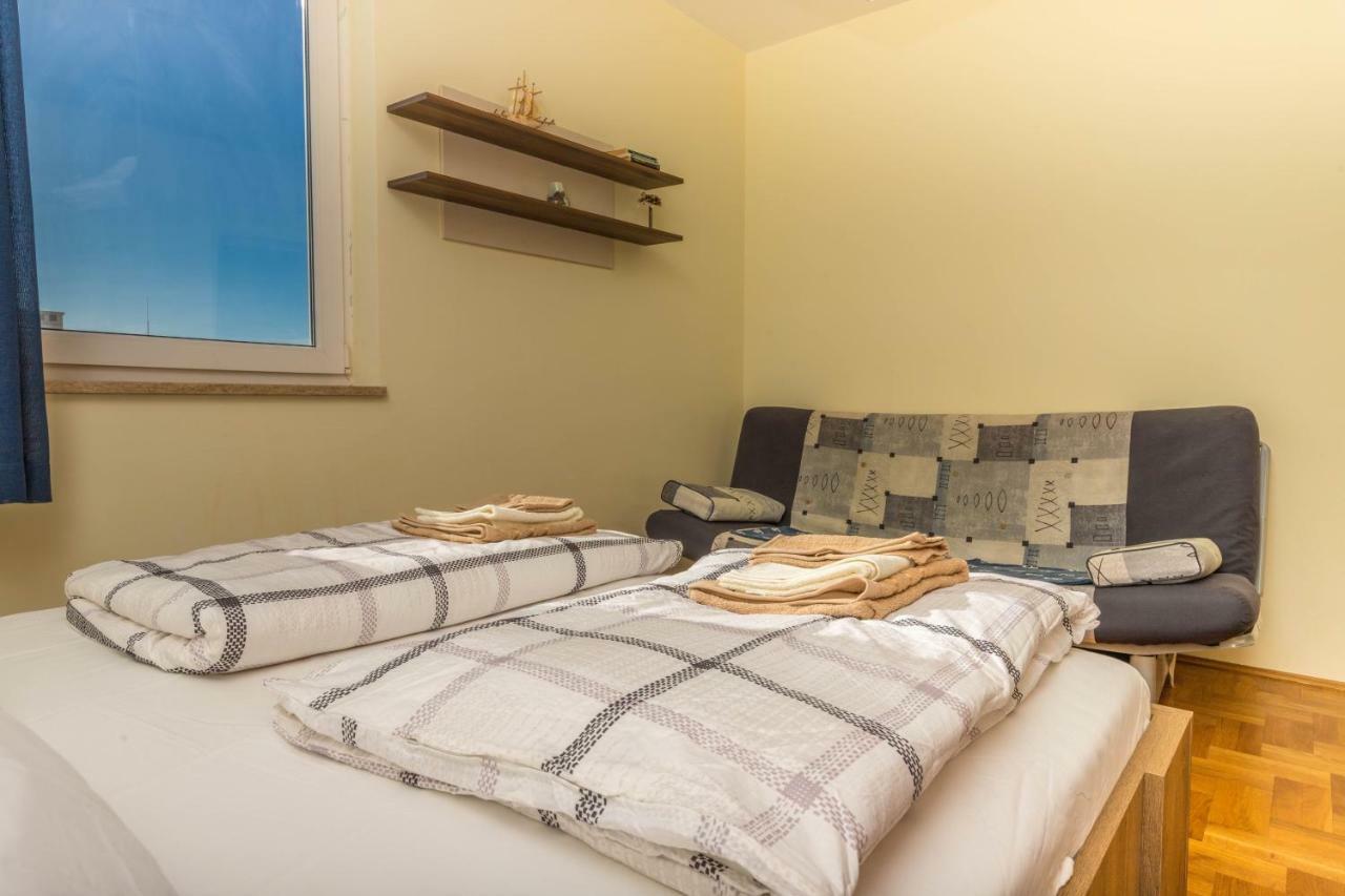 Apartmani Adria Lila Crikvenica 德拉马利 外观 照片