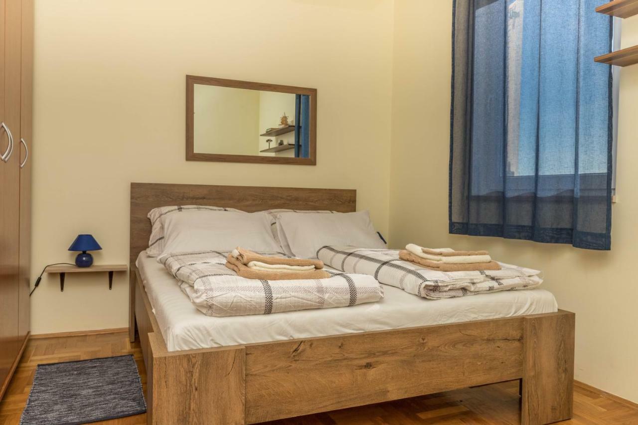 Apartmani Adria Lila Crikvenica 德拉马利 外观 照片