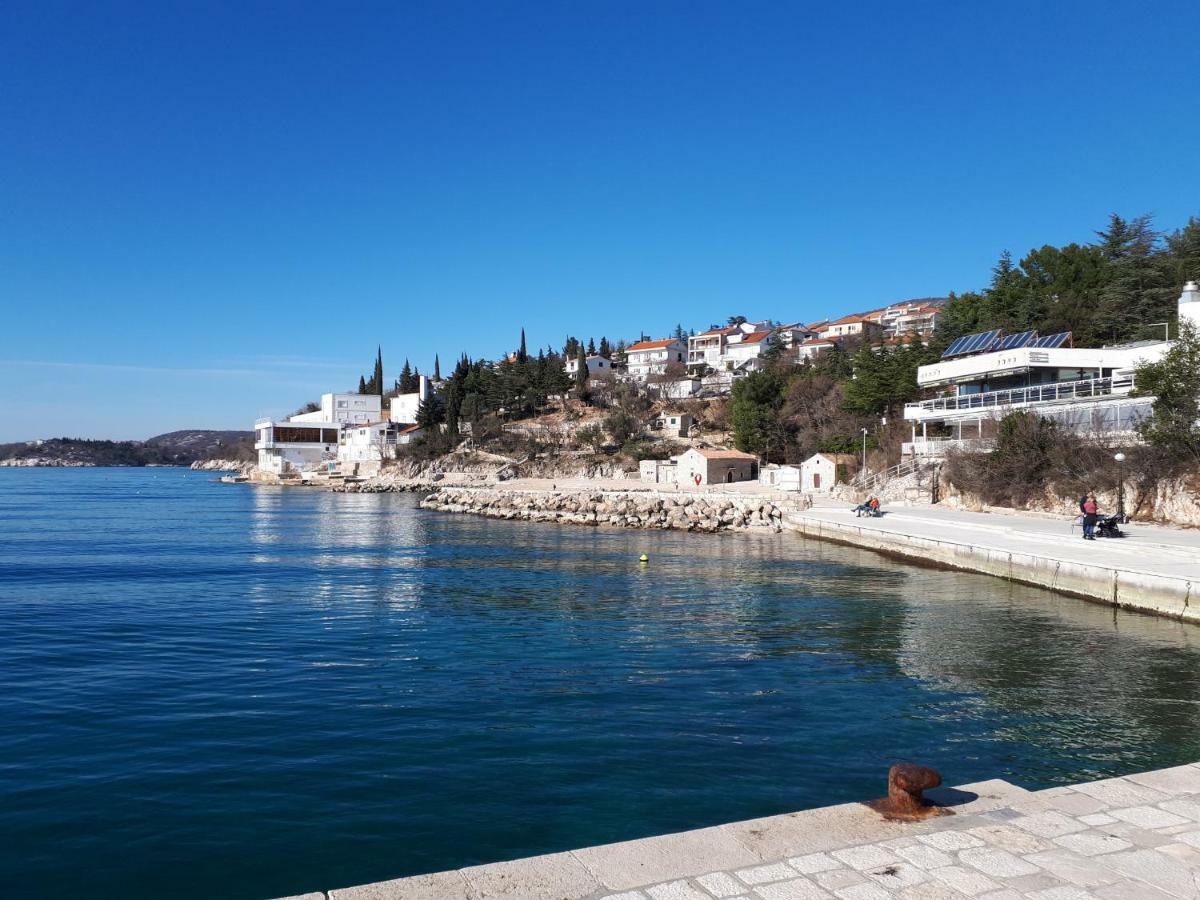 Apartmani Adria Lila Crikvenica 德拉马利 外观 照片